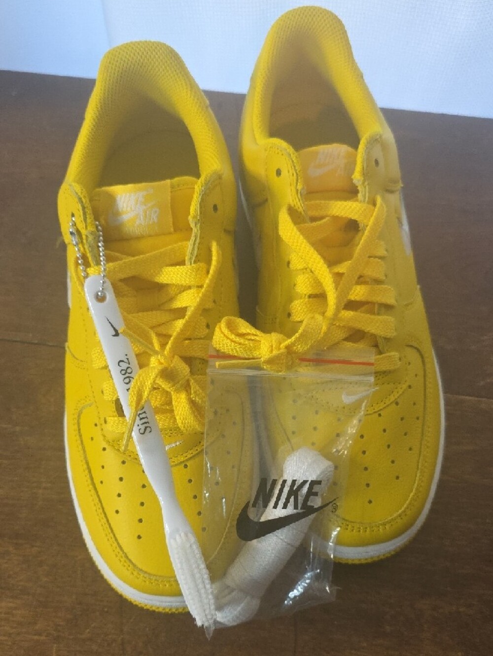 Nike Air Force 1's Mens Size 8/womens 9.5 Bright Yellow Low-Top Sneakers NO BOX - Picture 9 of 9